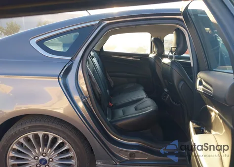 2013 Ford Fusion Titanium z USA, uszkodzony, nr VIN 3FA6P0K93DR279571